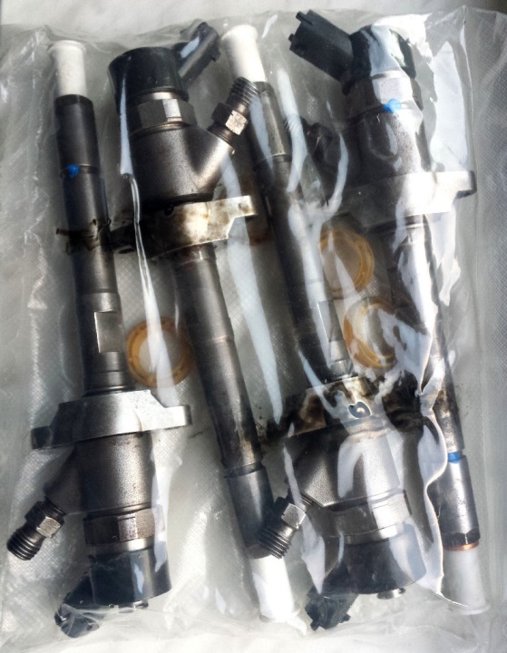 Satz 4 Stück Einspritzdüsen Bosch — Ford