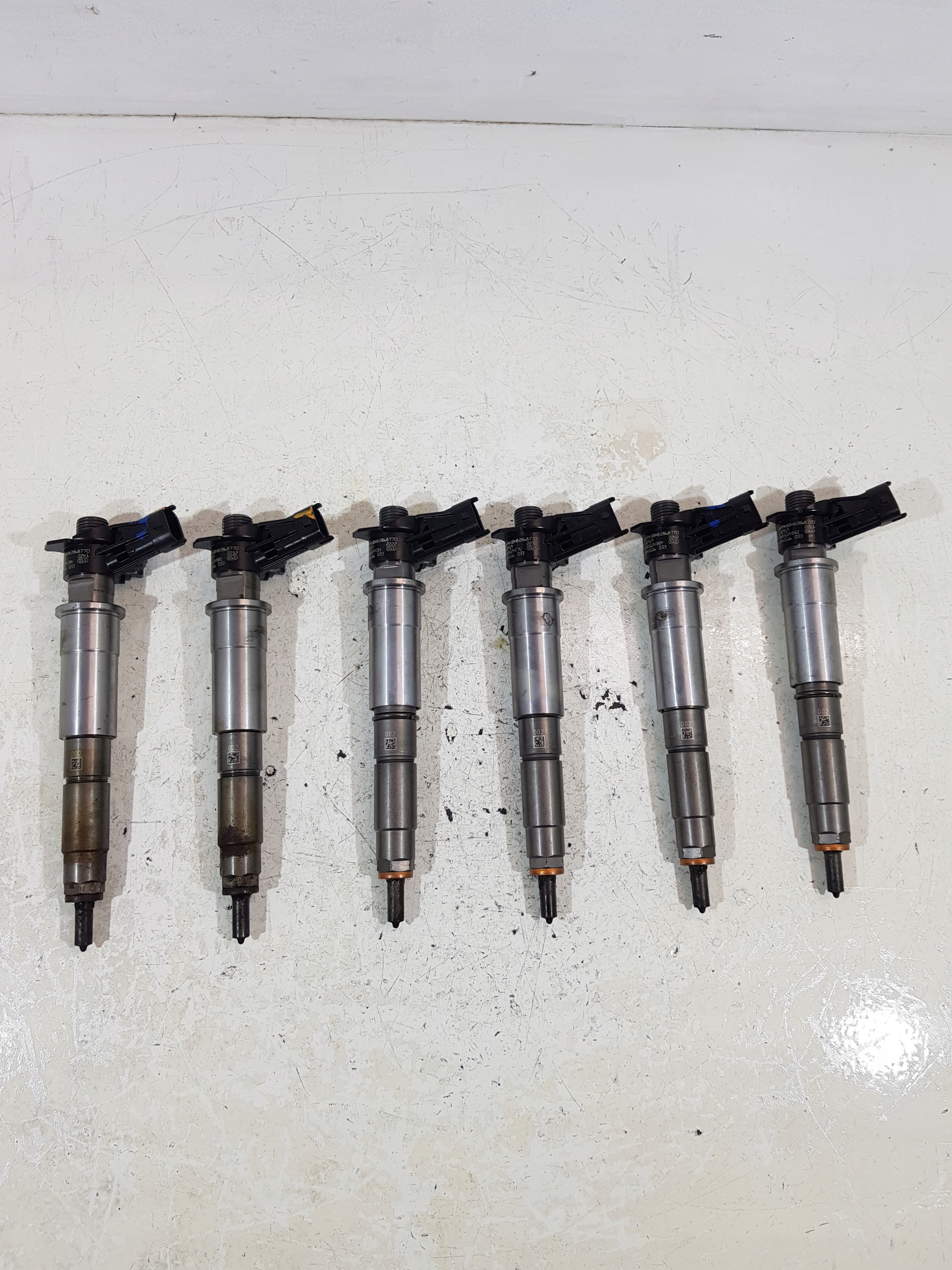 Satz 6 Stück Einspritzdüsen Bosch 0445116033 — Nissan Navara 3.0 DCI V6