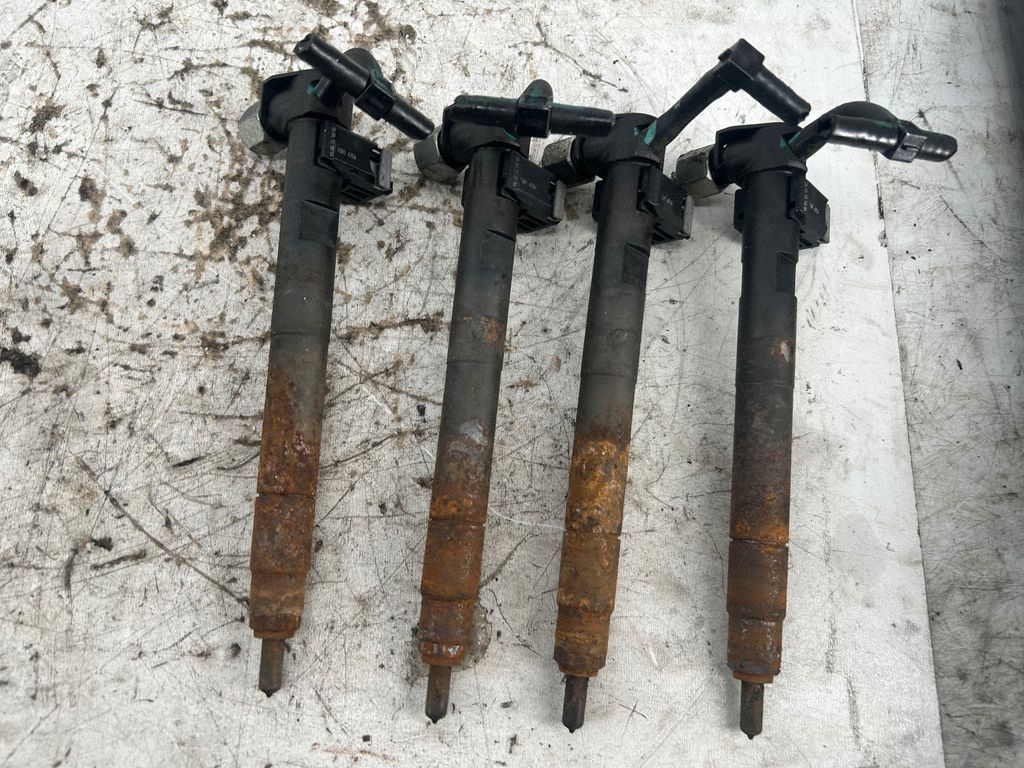 Chevrolet sada 4 ks použitých vstřikovačů 28264952, 25183185, Auf Lager, inklusive Steuer — foto 2 z 3