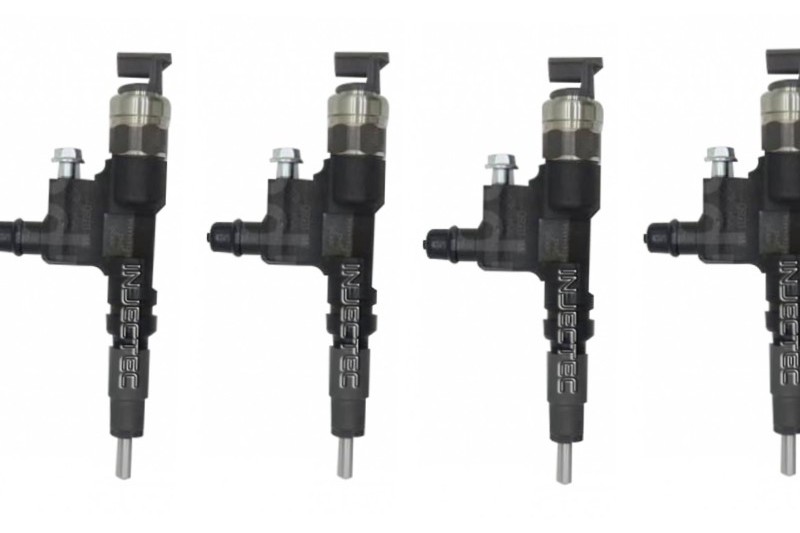 Denso Satz 4 Stück Einspritzdüsen 2367079016