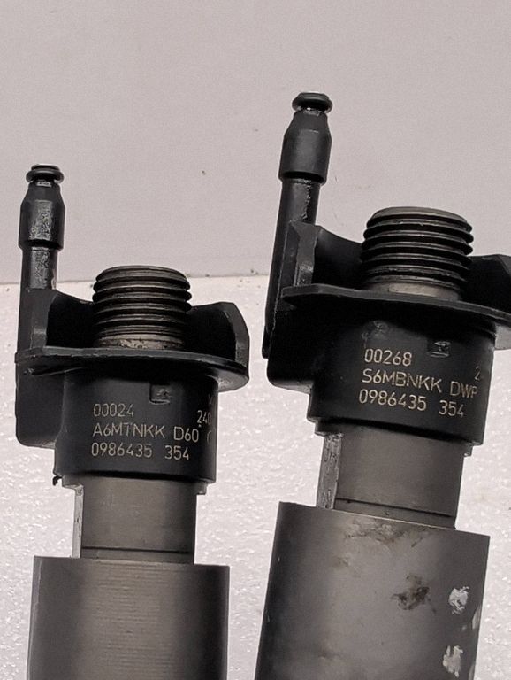 sada 4 ks použitých vstřikovačů Bosch 0986435354, Auf Lager, inklusive Steuer — foto 7 z 8